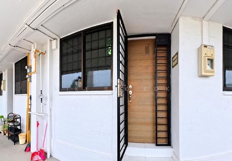 23 Hougang Avenue 3, 23 Hougang Avenue 3, Hougang / Punggol / Sengkang, 2 Bedrooms, 785 sqft, HDB Flat For Sale, by Mike Sek Kok Tiong, 500228447 - Entrance - PropertyGuru.com.sg
