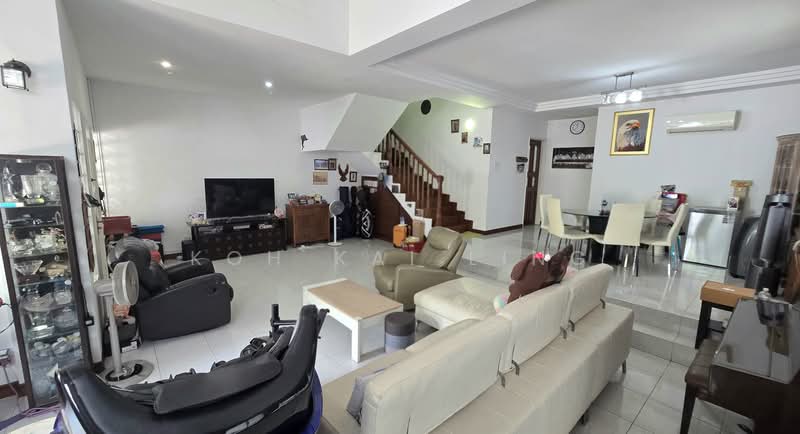 Freehold Semi D in Jambol Walk, Jambol Walk, 5 Bedrooms, 3,500 sqft, Semi-Detached House For Sale, by Koh Kai Ling, 500228449 - Living Room - PropertyGuru.com.sg
