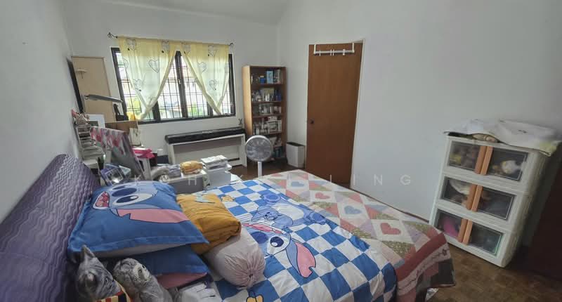 Freehold Semi D in Jambol Walk, Jambol Walk, 5 Bedrooms, 3,500 sqft, Semi-Detached House For Sale, by Koh Kai Ling, 500228449 - Bedroom - PropertyGuru.com.sg