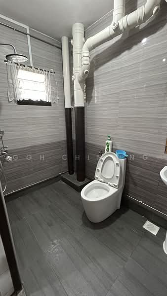 326 Sembawang Crescent, 326 Sembawang Crescent, 3 Bedrooms, 1,291 sqft, HDB Flat For Sale, by Goh Chin Ing, 500228450 - Bathroom - PropertyGuru.com.sg