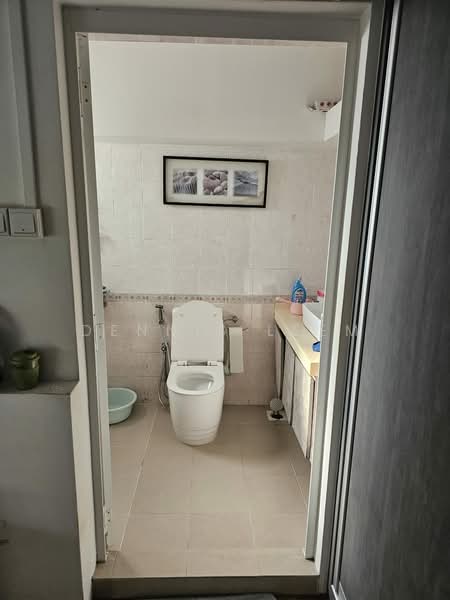 625 Jurong West Street 61, 625 Jurong West Street 61, Room Rental, 120 sqft, HDB Flat For Rent, by Dennis Leem, 500228466 - Bathroom - PropertyGuru.com.sg