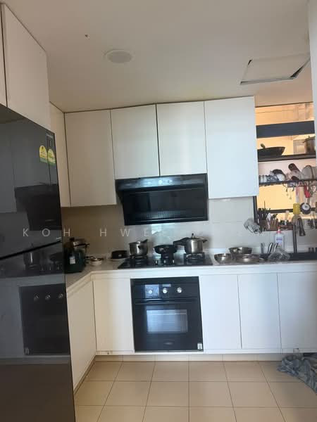 City Square Residences, 14 Kitchener Link, 3 Bedrooms, 1,216 sqft, Condominium For Rent, by Koh Hwee Cheng, 500228469 - Kitchen - PropertyGuru.com.sg