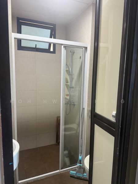 City Square Residences, 14 Kitchener Link, 3 Bedrooms, 1,216 sqft, Condominium For Rent, by Koh Hwee Cheng, 500228469 - Bathroom - PropertyGuru.com.sg