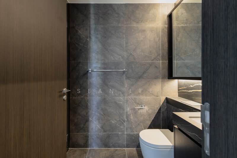 Hyll on Holland, 89 Holland Road, 2 Bedrooms, 614 sqft, Condominium For Sale, by Sean Lee, 500228472 - Bathroom - PropertyGuru.com.sg