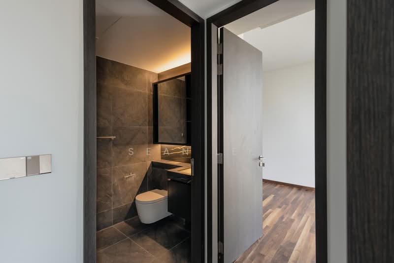 Hyll on Holland, 89 Holland Road, 2 Bedrooms, 614 sqft, Condominium For Sale, by Sean Lee, 500228472 - Bathroom - PropertyGuru.com.sg