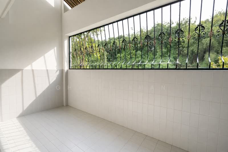 535 Bukit Batok Street 52, 535 Bukit Batok Street 52, 4 Bedrooms, 1,572 sqft, HDB Flat For Sale, by Ghafur Khan, 500228483 - Balcony - PropertyGuru.com.sg