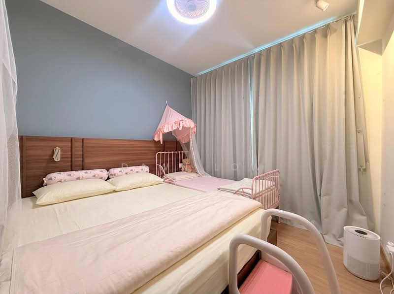 Le Quest, 10 Bukit Batok Street 41, 2 Bedrooms, 710 sqft, Condominium For Sale, by Dawn Low, 500228487 - Master Bedroom - PropertyGuru.com.sg