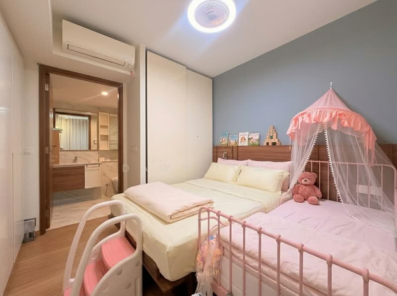 Le Quest, 10 Bukit Batok Street 41, 2 Bedrooms, 710 sqft, Condominium For Sale, by Dawn Low, 500228487 - Master Bedroom - PropertyGuru.com.sg