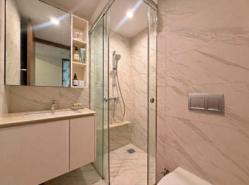 Le Quest, 10 Bukit Batok Street 41, 2 Bedrooms, 710 sqft, Condominium For Sale, by Dawn Low, 500228487 - Common Bathroom - PropertyGuru.com.sg