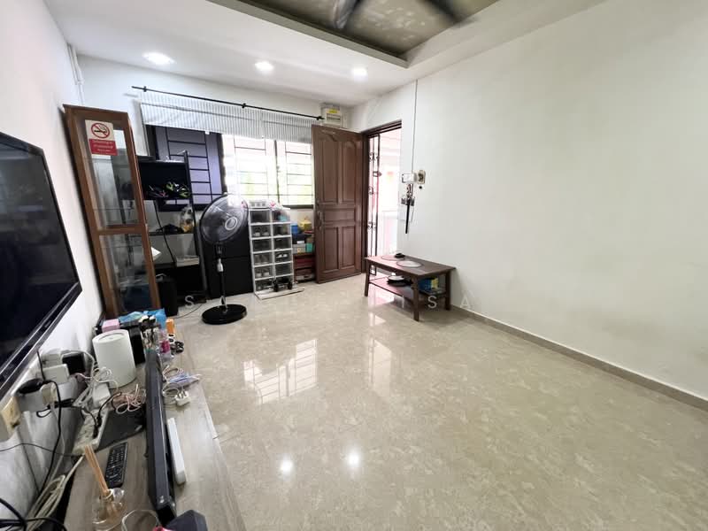 475 Jurong West Street 41, 475 Jurong West Street 41, Boon Lay / Jurong / Tuas, 2 Bedrooms, 785 sqft, HDB Flat For Sale, by Sani Faisal, 500228489 - Living Room - PropertyGuru.com.sg