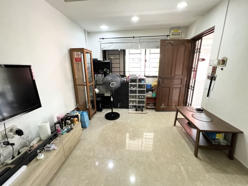 475 Jurong West Street 41, 475 Jurong West Street 41, Boon Lay / Jurong / Tuas, 2 Bedrooms, 785 sqft, HDB Flat For Sale, by Sani Faisal, 500228489 - Living Room - PropertyGuru.com.sg