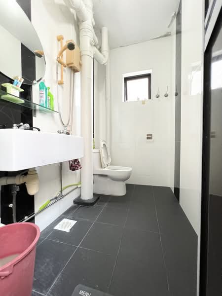 475 Jurong West Street 41, 475 Jurong West Street 41, Boon Lay / Jurong / Tuas, 2 Bedrooms, 785 sqft, HDB Flat For Sale, by Sani Faisal, 500228489 - Bathroom - PropertyGuru.com.sg