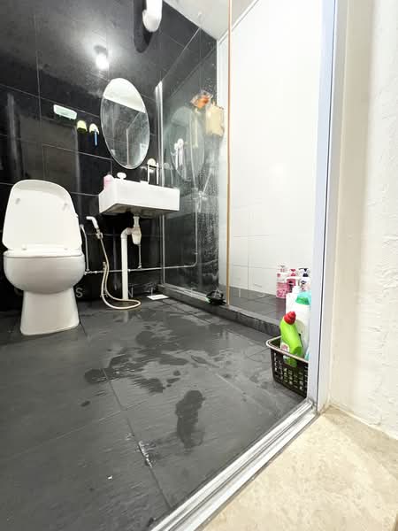 475 Jurong West Street 41, 475 Jurong West Street 41, Boon Lay / Jurong / Tuas, 2 Bedrooms, 785 sqft, HDB Flat For Sale, by Sani Faisal, 500228489 - Bathroom - PropertyGuru.com.sg