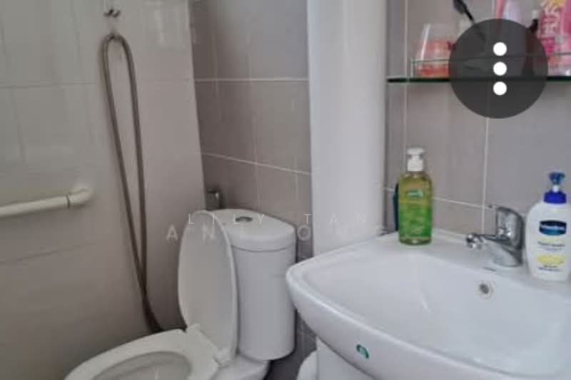 214 Bedok North Street 1, 214 Bedok North Street 1, Room Rental, 100 sqft, HDB Flat For Rent, by Lily Tan, 500228493 - Bathroom - PropertyGuru.com.sg