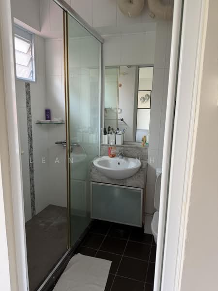 229 Bishan Street 23, 229 Bishan Street 23, 3 Bedrooms, 1,442 sqft, HDB Flat For Sale, by Lean Guanhua, 500228494 - Bathroom - PropertyGuru.com.sg