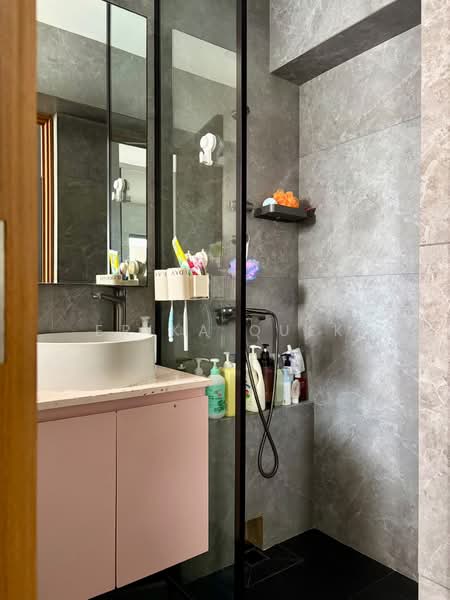 109B Edgedale Plains, 109B Edgedale Plains, 3 Bedrooms, 1,195 sqft, HDB Flat For Rent, by Erika Quek, 500228508 - Bathroom - PropertyGuru.com.sg