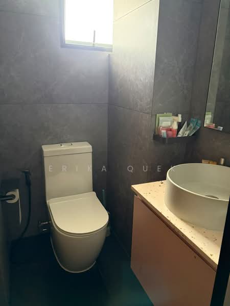 109B Edgedale Plains, 109B Edgedale Plains, 3 Bedrooms, 1,195 sqft, HDB Flat For Rent, by Erika Quek, 500228508 - Bathroom - PropertyGuru.com.sg