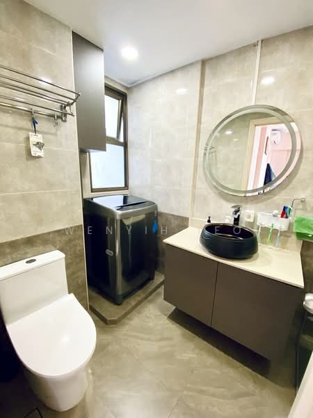 Parkview Apartments, 5 Bukit Batok Street 25, 2 Bedrooms, 980 sqft, Apartment For Sale, by Wenyih Teo, 500228514 - Bathroom - PropertyGuru.com.sg