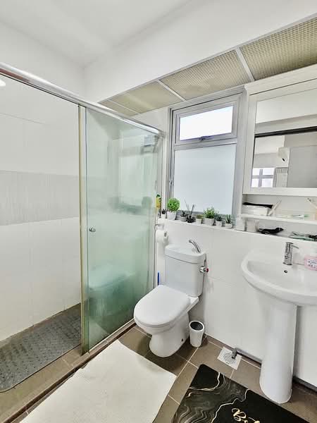 25A Saint George's Lane, 25A Saint George's Lane, 3 Bedrooms, 990 sqft, HDB Flat For Sale, by Simon Goh Boon Kiat, 500228519 - Bathroom - PropertyGuru.com.sg