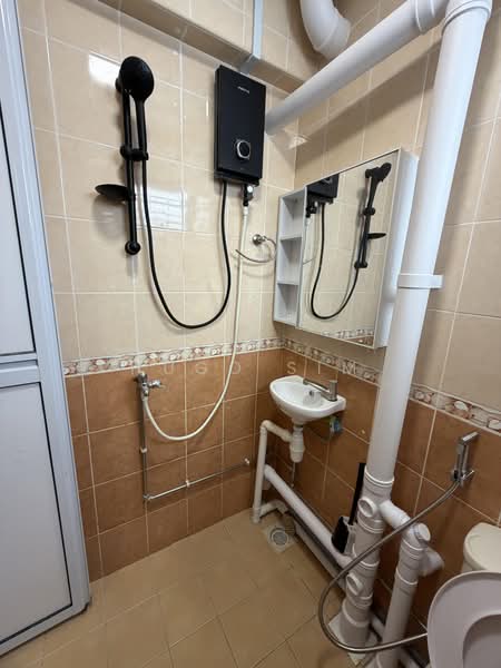 96 Geylang Bahru, 96 Geylang Bahru, Studio, 350 sqft, HDB Flat For Rent, by Hugo Sim, 500228520 - Bathroom - PropertyGuru.com.sg