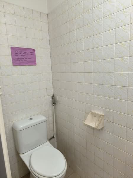 Goldhill Plaza, 51 Goldhill Plaza, 1,200 sqft, Office For Rent, by Pauline Zee, 500228530 - Bathroom - CommercialGuru.com.sg