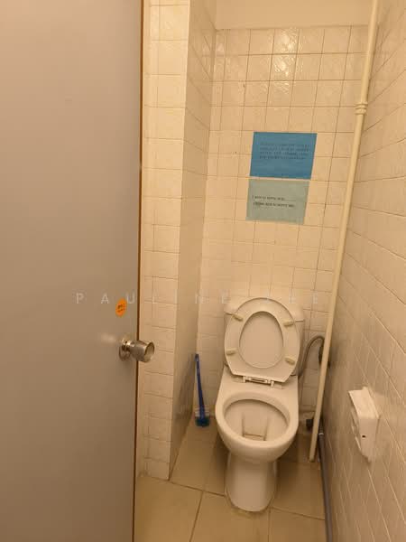 Goldhill Plaza, 51 Goldhill Plaza, 1,200 sqft, Office For Rent, by Pauline Zee, 500228530 - Bathroom - CommercialGuru.com.sg