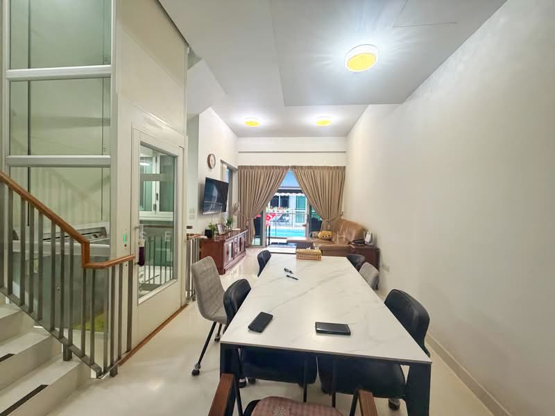 NEWest, 3 West Coast Drive, 4 Bedrooms, 2,551 sqft, Town House For Sale, by Serene Chua, 500228539 - Living Room - PropertyGuru.com.sg