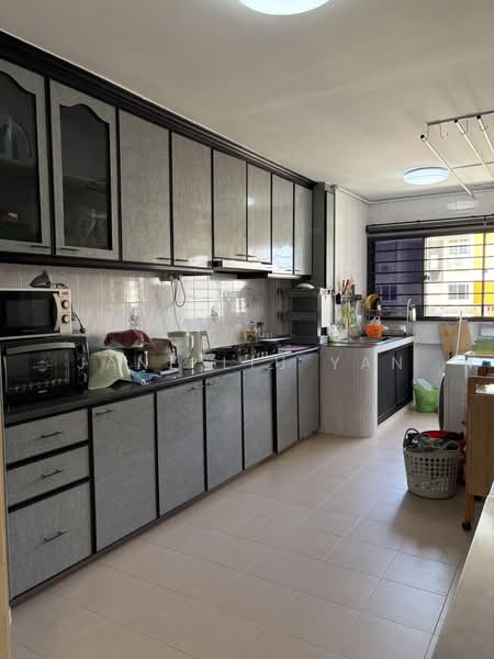 221 Tampines Street 24, 221 Tampines Street 24, 2 Bedrooms, 786 sqft, HDB Flat For Rent, by Jane Liu Yan, 500228546 - Kitchen - PropertyGuru.com.sg