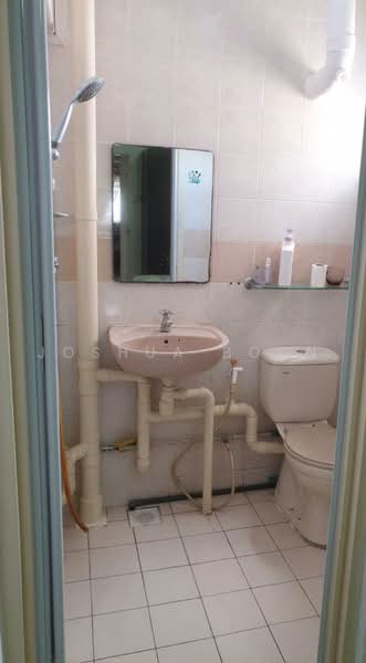 23 Bedok South Ave 1, 23 Bedok South Ave 1, 2 Bedrooms, 786 sqft, HDB Flat For Sale, by Joshua Boon, 500228556 - Bathroom - PropertyGuru.com.sg