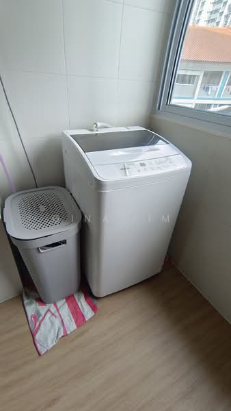 43 Sims Drive, 43 Sims Drive, Room Rental, 150 sqft, HDB Flat For Rent, by Gina Lim, 500228560 - Balcony - PropertyGuru.com.sg