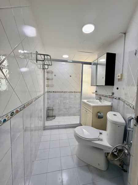 Pandan Valley, 7 Pandan Valley, Room Rental, 240 sqft, Condominium For Rent, by Reena Tan, 500228562 - Bathroom - PropertyGuru.com.sg