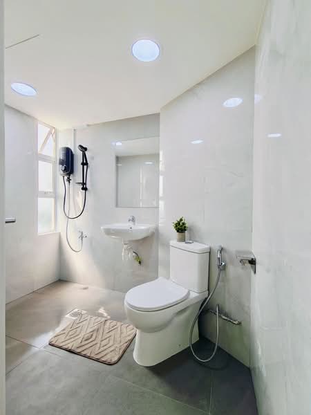 Pandan Valley, 7 Pandan Valley, Room Rental, 240 sqft, Condominium For Rent, by Reena Tan, 500228562 - Bathroom - PropertyGuru.com.sg