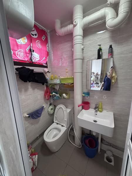 160 Simei Road, 160 Simei Road, Room Rental, 150 sqft, HDB Flat For Rent, by Albert Wong, 500228566 - Toilet - PropertyGuru.com.sg