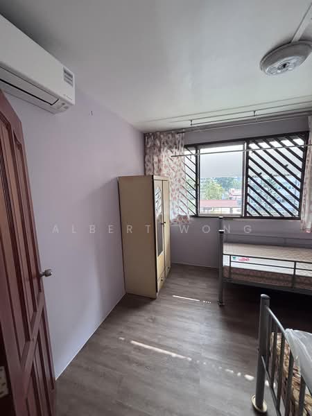 160 Simei Road, 160 Simei Road, Room Rental, 150 sqft, HDB Flat For Rent, by Albert Wong, 500228566 - Small Common Bedroom - PropertyGuru.com.sg
