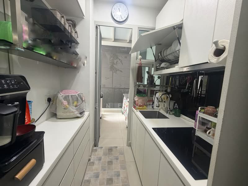 NEWest, 3 West Coast Drive, 4 Bedrooms, 2,551 sqft, Cluster House For Sale, by Serene Chua, 500228573 - Kitchen - PropertyGuru.com.sg