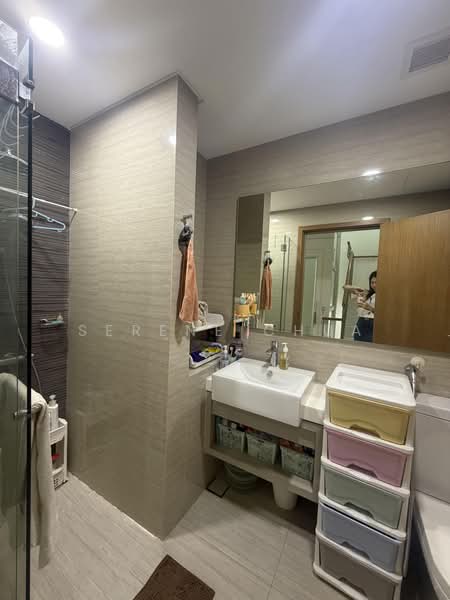 NEWest, 3 West Coast Drive, 4 Bedrooms, 2,551 sqft, Cluster House For Sale, by Serene Chua, 500228573 - Bathroom - PropertyGuru.com.sg