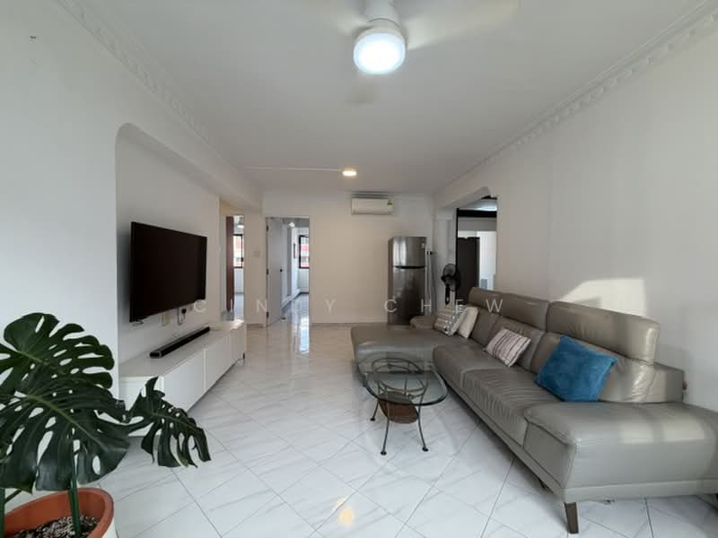 420 Hougang Avenue 10, 420 Hougang Avenue 10, 3 Bedrooms, 1,130 sqft, HDB Flat For Rent, by Cindy Chew, 500228581 - Living Room - PropertyGuru.com.sg