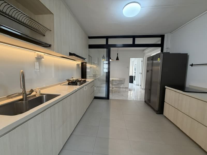 420 Hougang Avenue 10, 420 Hougang Avenue 10, 3 Bedrooms, 1,130 sqft, HDB Flat For Rent, by Cindy Chew, 500228581 - Kitchen - PropertyGuru.com.sg