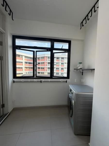 420 Hougang Avenue 10, 420 Hougang Avenue 10, 3 Bedrooms, 1,130 sqft, HDB Flat For Rent, by Cindy Chew, 500228581 - Balcony - PropertyGuru.com.sg
