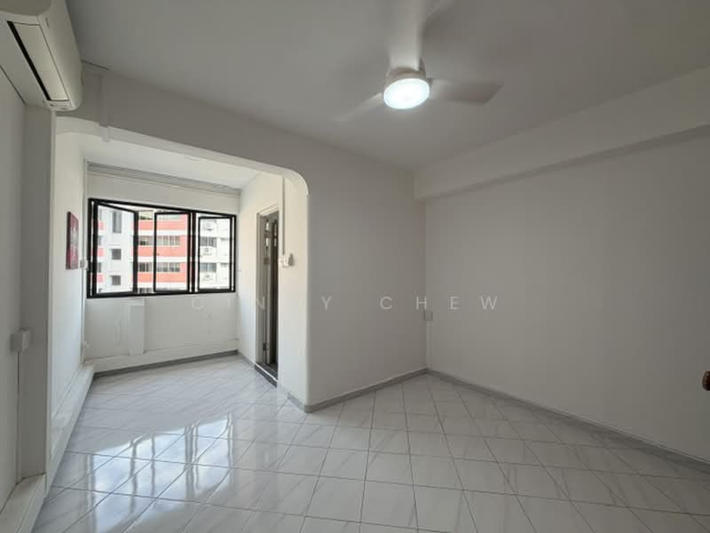 420 Hougang Avenue 10, 420 Hougang Avenue 10, 3 Bedrooms, 1,130 sqft, HDB Flat For Rent, by Cindy Chew, 500228581 - Living Room - PropertyGuru.com.sg