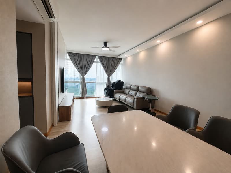 Hillview Regency, 26 Bukit Batok East Avenue 2, 3 Bedrooms, 1,195 sqft, Condominium For Sale, by Jiawei Tan, 500228583 - Living Room - PropertyGuru.com.sg