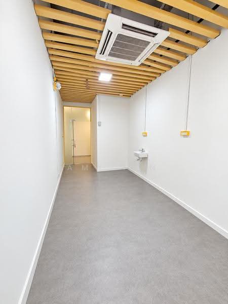 Spazio @ Kovan, 767 Upper Serangoon Road, Hougang / Punggol / Sengkang, 248 sqft, Other Retail For Rent, by Amy Tan, 500228592 - Corridor - CommercialGuru.com.sg