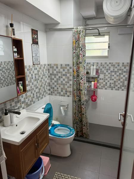390 Bukit Batok West Avenue 5, 390 Bukit Batok West Avenue 5, 3 Bedrooms, 1,270 sqft, HDB Flat For Rent, by Jason Chen, 500228596 - Bathroom - PropertyGuru.com.sg