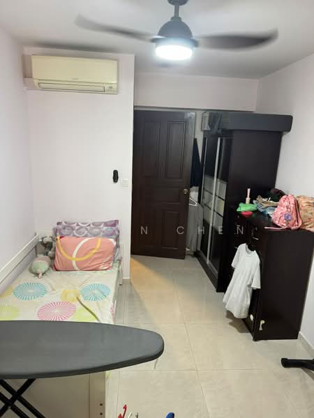 390 Bukit Batok West Avenue 5, 390 Bukit Batok West Avenue 5, 3 Bedrooms, 1,270 sqft, HDB Flat For Rent, by Jason Chen, 500228596 - Bedroom - PropertyGuru.com.sg