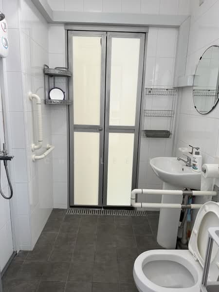 622A Punggol Central, 622A Punggol Central, 1 Bedroom, 495 sqft, HDB Flat For Sale, by Charlee Ng, 500228602 - Bathroom - PropertyGuru.com.sg