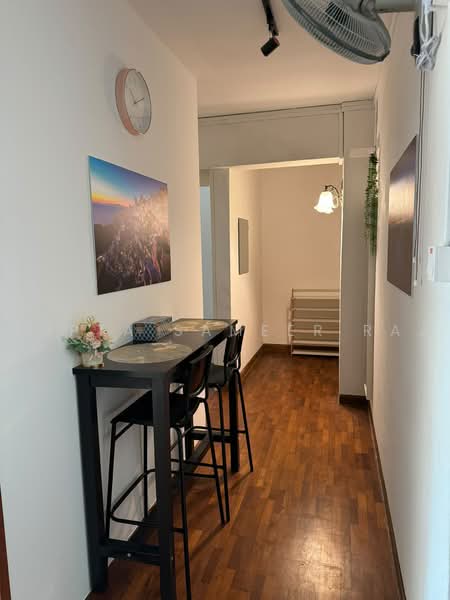 Pandan Valley, 1 Pandan Valley, Room Rental, 200 sqft, Condominium For Rent, by Gupta Sameer Raj, 500228603 - Corridor - PropertyGuru.com.sg