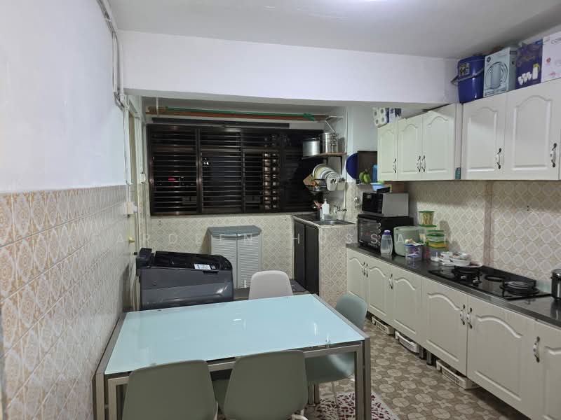 2 Hougang Avenue 3, 2 Hougang Avenue 3, 2 Bedrooms, 635 sqft, HDB Flat For Sale, by Fardeen Hussain, 500228604 - Kitchen - PropertyGuru.com.sg