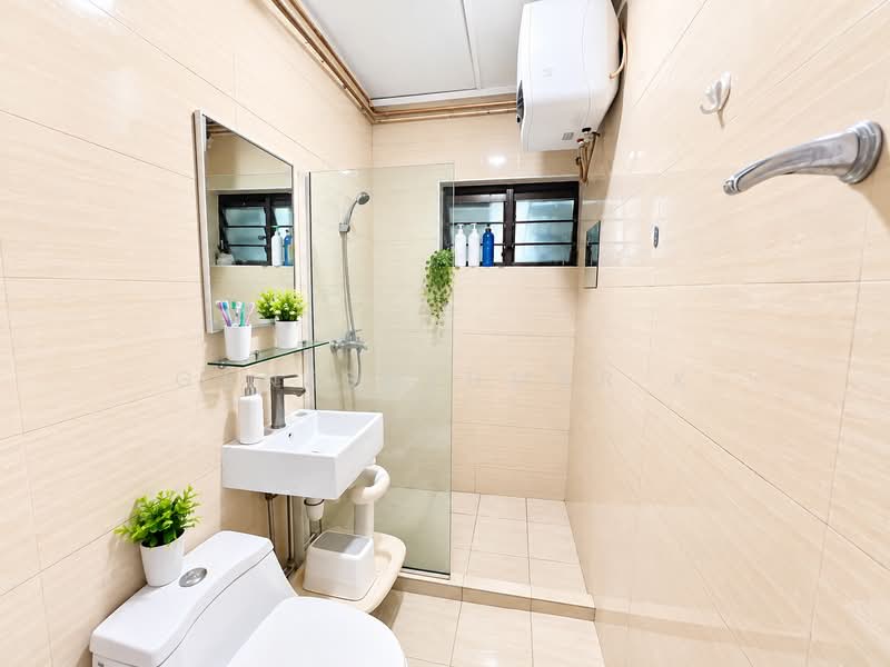546 Serangoon North Avenue 3, 546 Serangoon North Avenue 3, 4 Bedrooms, 1,302 sqft, HDB Flat For Sale, by GANESHKUMAR K, 500228608 - Bathroom - PropertyGuru.com.sg