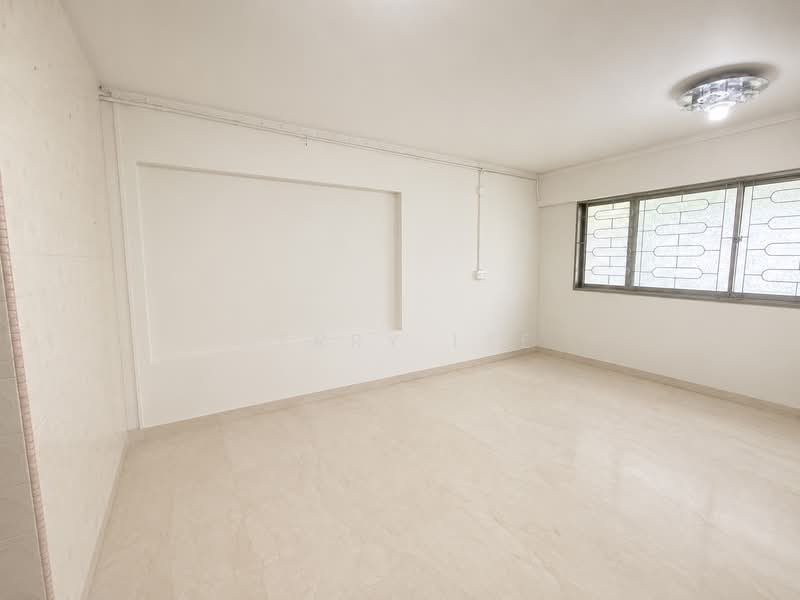 121 Potong Pasir Avenue 1, 121 Potong Pasir Avenue 1, 2 Bedrooms, 807 sqft, HDB Flat For Sale, by Jerry Lee, 500228609 - Living Room - PropertyGuru.com.sg