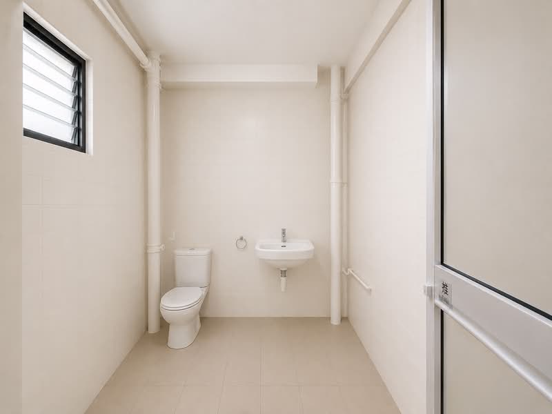 121 Potong Pasir Avenue 1, 121 Potong Pasir Avenue 1, 2 Bedrooms, 807 sqft, HDB Flat For Sale, by Jerry Lee, 500228609 - Master Bathroom - PropertyGuru.com.sg